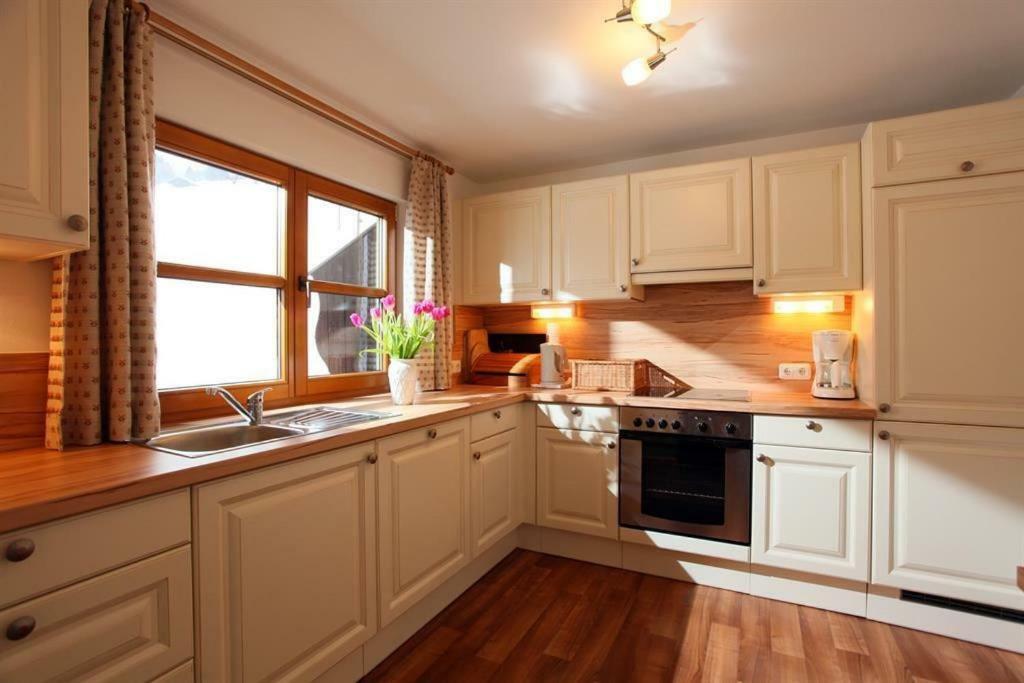 Haus Waldhof Apartment Brixen im Thale Bagian luar foto